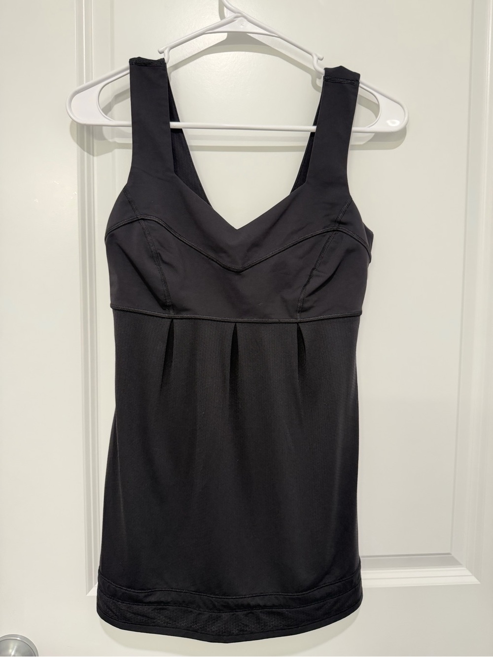 Lululemon Run: Tame Me Tank Black Size 4
